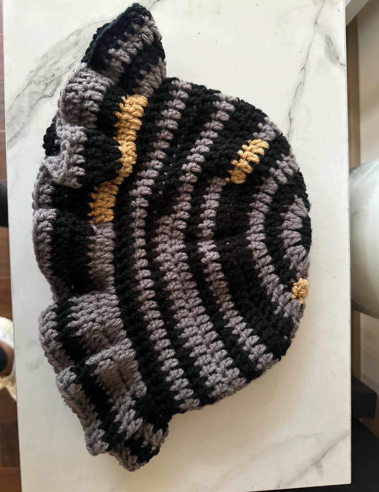 Wavy hat
